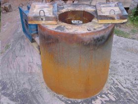 Horno para fundir hierro a crisol abierto.